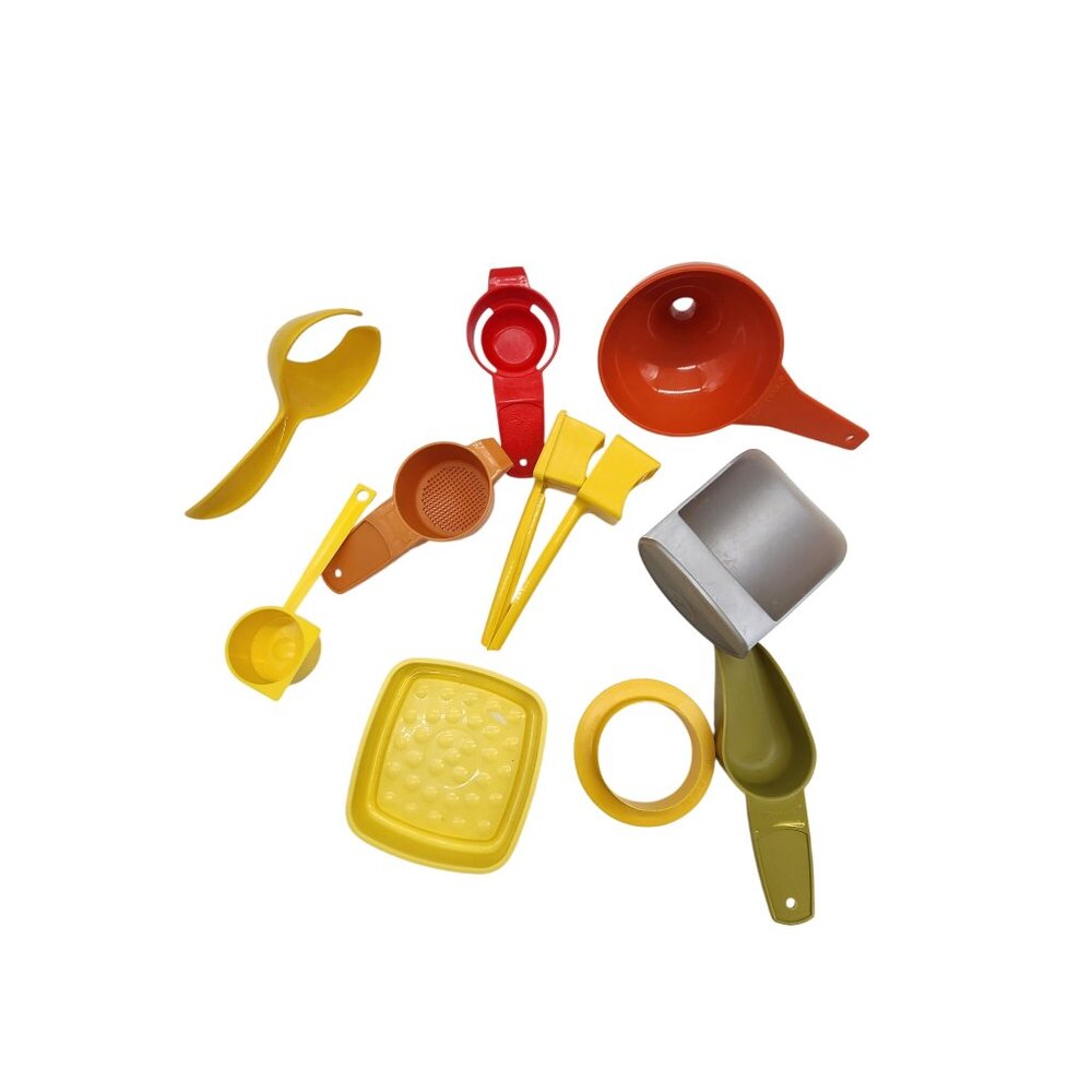 Vintage Tupperware assorted kitchen utensils tools gadgets 10 items
